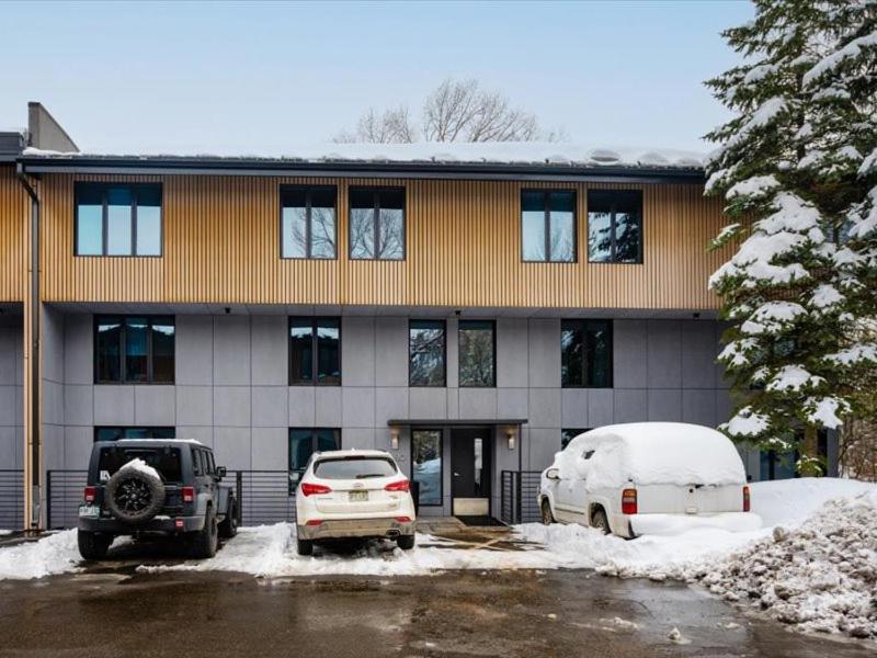 Holiday home Chateau Roaring Fork 24, Remodeled W River Views, Large Tvs, Fireplace, Near Gondola! Aspen